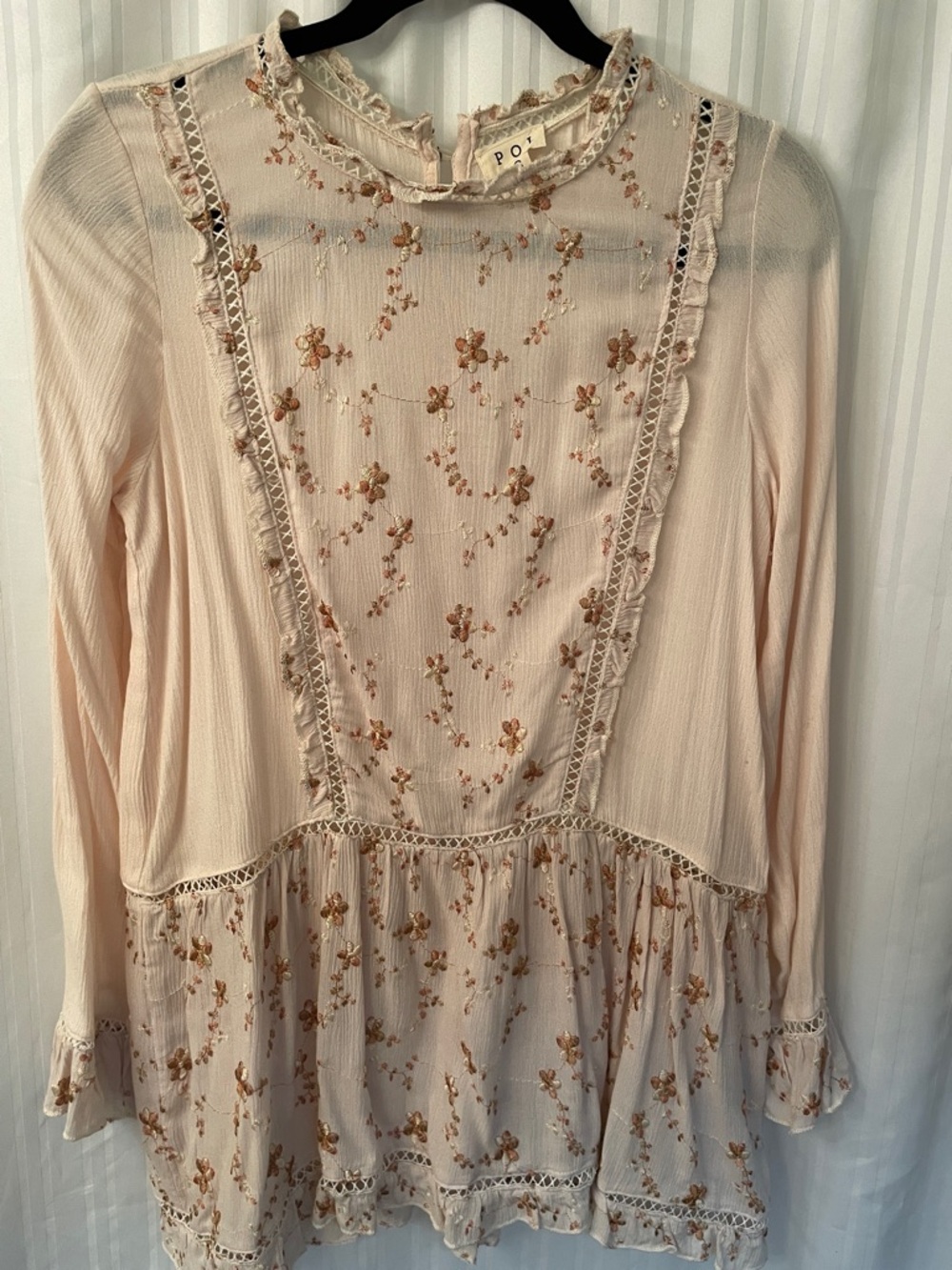 POL Cream Long-Sleeve Floral Lace Peplum Blouse